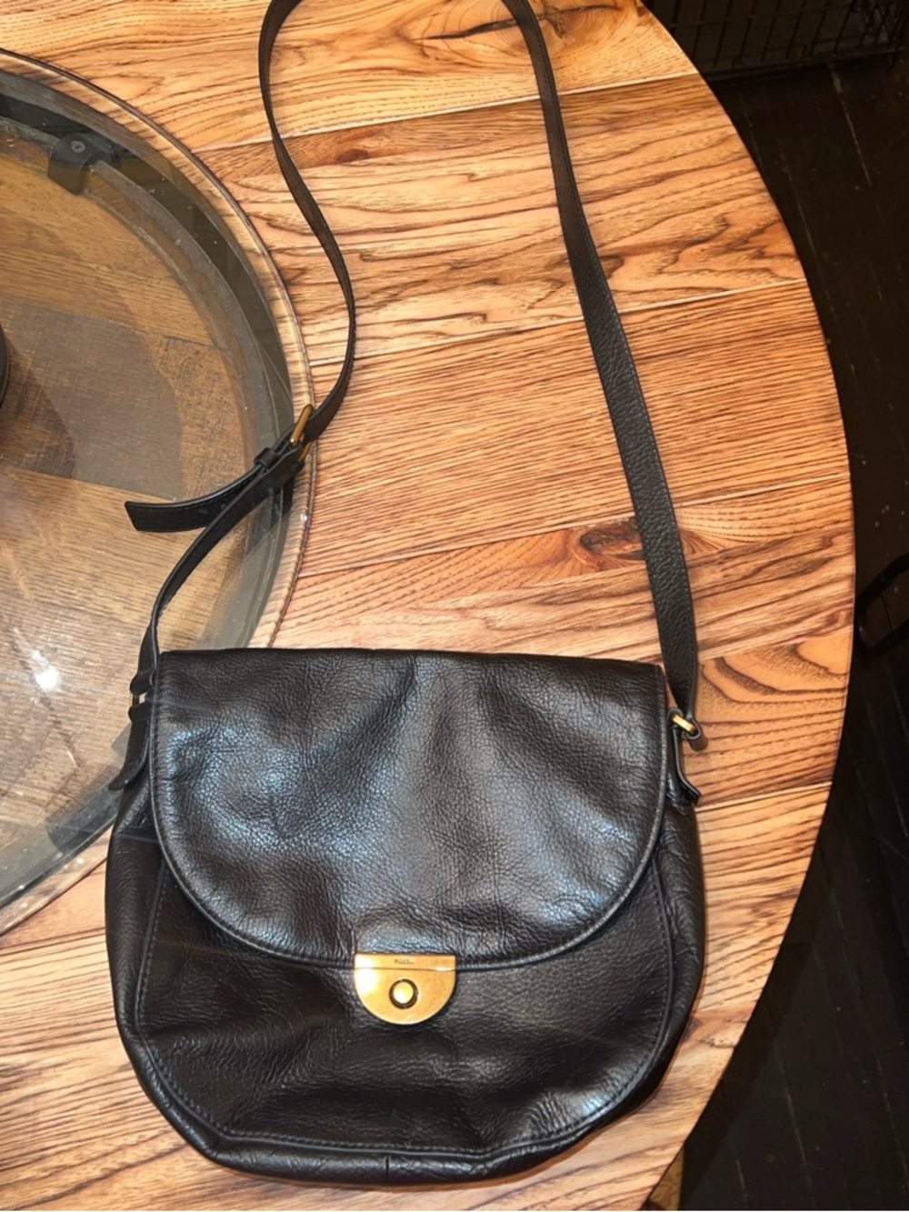 Fossil Black Leather Crossbody Bag with Gold Hardware - Picture 9 of 11